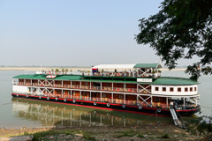Flussfahrt auf dem Irrawaddy